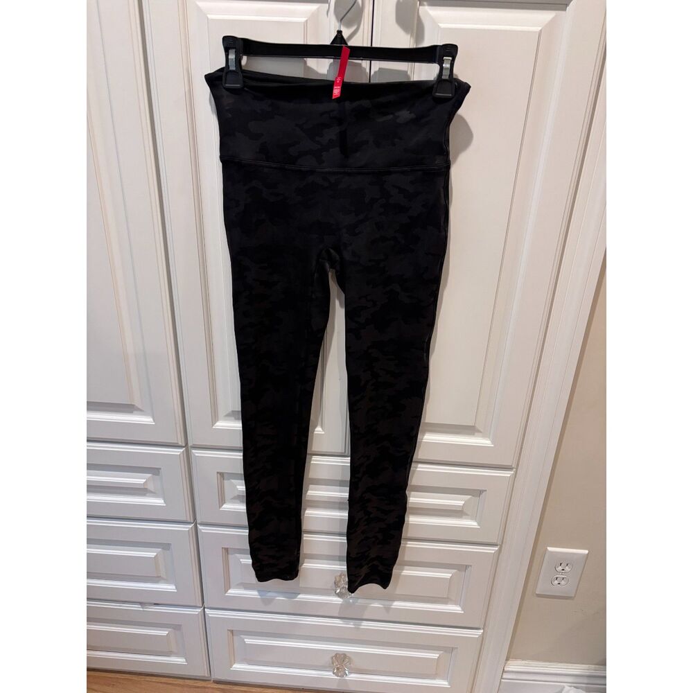 SPANX Black Tonal Camo High Rise Leggings Women's Medium Performance Yoga Pants‎